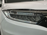LEDヘッドライトは、点灯の瞬間から最大光量を発揮し、突然暗くなるトンネルなどでの安定感を高めます。