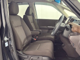★フロントシート★ 自然な姿勢のままでいられるシートが、運転しやすさと疲れにくさを感じさせてくれるはずです♪