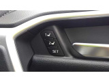 運転席のシートポジションを2パターンまで設定できます。