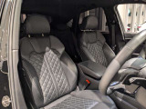 【運転席】運転席はドライバーをしっかり包み込むように設計されており、長時間のドライブも問題御座いません。また大きな傷や、汚れなどなく綺麗な状態で入庫しています。