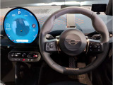 ミニ独特のゴーカートフィーリングと呼ばれる軽快なハンドリングはAT車、MT車のどちらでも楽しめます。