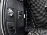 【インテリアガード】こちらを施工いただきますと、レザーのコンディションを保ち、色移りやシミなどをつきにくく大変人気なオプションとなります。