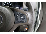 Hondaセンシングの機能のひとつ、アダプティブクルーズコントロール付!アクセルから足を離しても設定したスピードと前車との車間を保ち走行してくれます!車線維持もアシスト☆高速道路で疲労軽減ですね☆