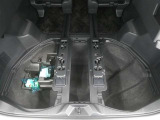 【車載工具】タイヤ交換には必需品ですね!万が一に役立つ工具です。緊急時に備え、使い方をしっかり覚えておきましょう。