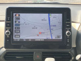日産純正9インチメモリーナビ(MM321D-L)装備、NissanConnectサービス対応、オペレーター通話や音声対話検索、スマホアプリと連動などに対応した高機能ナビ。