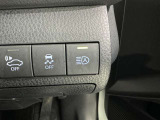 オートマチックハイビームとは、先行車や対向車のライトを認識し、ハイビームとロービームを自動で切り替える機能です。夜道の視界を確保します。詳細は販売店スタッフまでおたずねください。