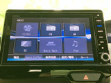 CDやラジオに加え、様々なメディアに対応。お好みの音楽を楽しみながら、快適なドライブを過ごせます。長距離移動も退屈しませんね。