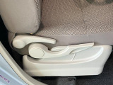 延長保証につきましてはお求めいただく車両によって保証料が異なりますので、当店スタッフまでお気軽にお問い合わせくださいませ。