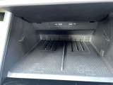 置くだけ充電を装備!運転中に簡単に充電出来て、とても便利ですよ☆