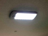 大型室LED内灯で車中泊や荷室作業に最適!