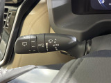 【オートワイパー(AUTO)】雨が降り出した時に、雨滴検出用センサー(レインセンサー)が雨滴を感知すると、自動でワイパーが動作します。