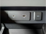 充電ソケット