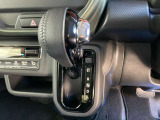 【CVT】低速から中速域ではショックの少ないスムーズな加速を実現。高速域では回転数を抑え、燃費の向上に貢献します。