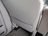 助手席シートの背もたれ部にファイルなどが収納できるポケットがあります