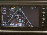純正ナビを装備。タッチパネル式で使いやすく、お出かけもラクラクです。