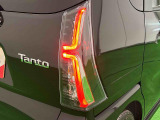 精悍なカスタム専用デザインのLEDリヤコンビネーションランプ(LEDストップランプ)で省電力・長寿命化を実現。