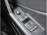 Audi正規ディーラーが高品質をお約束。高度な訓練・教育を受けたAudi専任メカニックが、100項目にもおよぶ精密な点検を実施いたします。すべてをクリアしたAudi車だけが、あなたのお手元に届けられるのです。