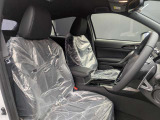 ゆったりとしてかっこいい運転席は走る喜びを感じられる快適空間です