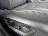 運転席のシート調整が電動で行えます。