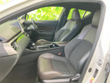 丁寧に扱われてきたことが伝わる、美しい内装。快適な空間で、運転もより楽しくなります。