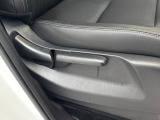 運転席シートハイトアジャスター