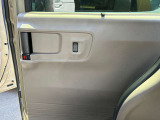 ☆お車についた傷やヘコミ、事故の修理もハヤシにお任せください。自社鈑金工場で修理ができますの安心です☆
