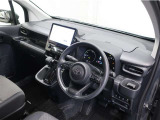見通しのよいすっきりとした視界で、誰でも運転しやすいです。