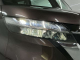 【LEDヘッドライト】点灯した瞬間から最大の明るさになります。雨の日や夜間でも安心して走行できます。