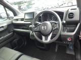 ★フロントシート★ 自然な姿勢のままでいられるシートが、運転しやすさと疲れにくさを感じさせてくれるはずです♪