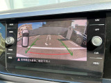 バックカメラも鮮明に映るため、駐車時の安心感が増します。