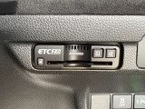 高速道路のご利用時に便利なETC車載器!セットアップを実施してお渡ししますのでお持ちのETCカードを差し込むだけで料金所をスムーズに通過できます。