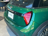 【MINI正規ディーラーMINI NEXT福岡東】弊社車輌をご覧頂き、誠にありがとうございます♪車輌価格には保証料金も含まれております。安心してご検討下さい! ※定休日 第二・第三火曜日と毎週水曜日