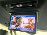 リアモニター付き♪長時間のドライブでもお子様が退屈せず、快適に過ごせますよ☆