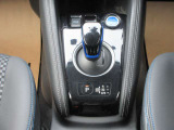 e-POWERは、&ldquo;自ら発電する電気自動車&rdquo;。モータードライブの楽しさと燃費性能の両立を実現しました。