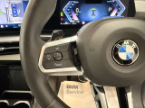 【アクティブクルーズコントロール】一定速度での巡航はもちろん、前方の車両との距離を一定に保ちながら自動で加減速を行います。BMWは車両停止までの制御が可能となりますので、渋滞時には大変嬉しい機能です。