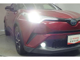 話題のLEDヘッドランプが採用されております! 省電力で長寿命、しかもとても明るく熱くなりにくい性質を持ったライトになります。虫も寄ってきにくい性質も持っております。