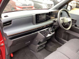 ご納車時には再度洗車・室内清掃を行い展示中についてしまった汚れも落として気持ち良くお乗りいただける状態にして納めさせていただきます!