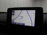 スマートフォンとの連携を可能にした8インチのディスプレイオーディオにはナビキットを採用。AM/FM(ワイドFM対応)、Bluetooth/USB入力に対応しています。(T‐Connectは別途有料)