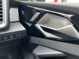 ●LEDヘッドライト『従来のハロゲンやHID(高輝度放電)ライトに比べて高効率で少ない電力で明るい光を発し、長寿命且つ、即時点灯で応答性が良いです。