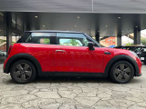 MINI専門のメカニックが、100項目にも上るポイントを徹底的にチェック。交換基準に達した部品があれば、交換整備の後にお客様へご納車致します。