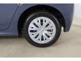 純正15インチスチールホイルでフルキャップです。タイヤサイズは185/60R15になります!