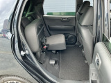 セカンドシートです!!ベンチシートになってますので、お二人の乗車ですとゆったり座って頂けますよ!!