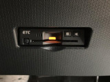 ETCを装備しています☆有料道路の料金所をノンストップで通過できてとても便利です☆高速道路のETC割引なども使えるのであるに越したことはない機能です!