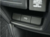 ◆USBチャージャー◆使いやすい場所に装備されています。