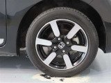 純正のアルミホイール装着車です。タイヤサイズは155/65R14です。