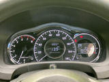 視認性の高いメーター廻りで、運転状況をひと目で確認可能。速度や燃料残量などを分かりやすく表示しています。
