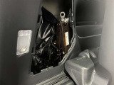 万が一の時に備えて搭載されている車載工具(ジャッキ)