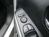 ドアミラーの鏡面の調節、格納は運転席からすべて操作できます!