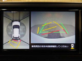 バックガイドモニターで、後方を確認しながら安心して駐車することができます。運転初心者も熟練者も必須の機能ですよ!