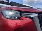 アダプティブ・LED・ヘッドライト(ALH)搭載!夜間走行時に先行車や対向車の状況をクルマが判断。ヘッドランプの照射範囲や明るさを自動的に変化させます!